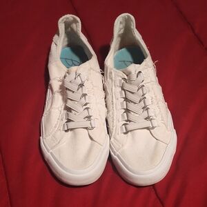 Women's Classic White Lace-Up Sneakers